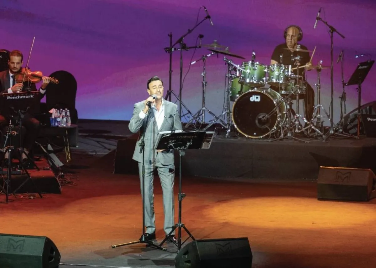 صابر الرباعي على المسرح الاحمر - الصورة من حساب معرض الرياض الدولي للكتاب في تويتر