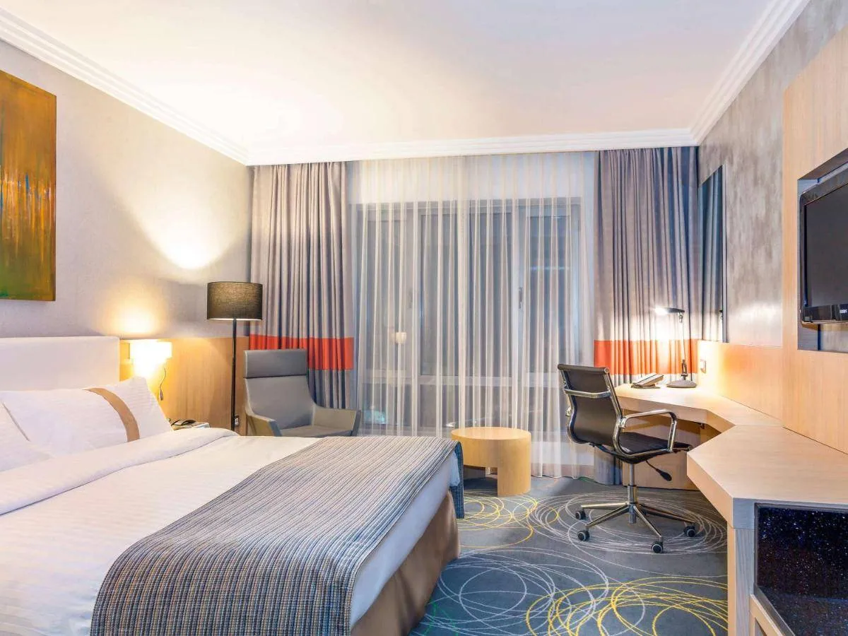 فندق موفنبيك عمّان