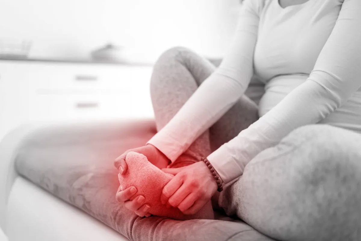 صورة لحامل تعاني من انتفاخ الكاحل