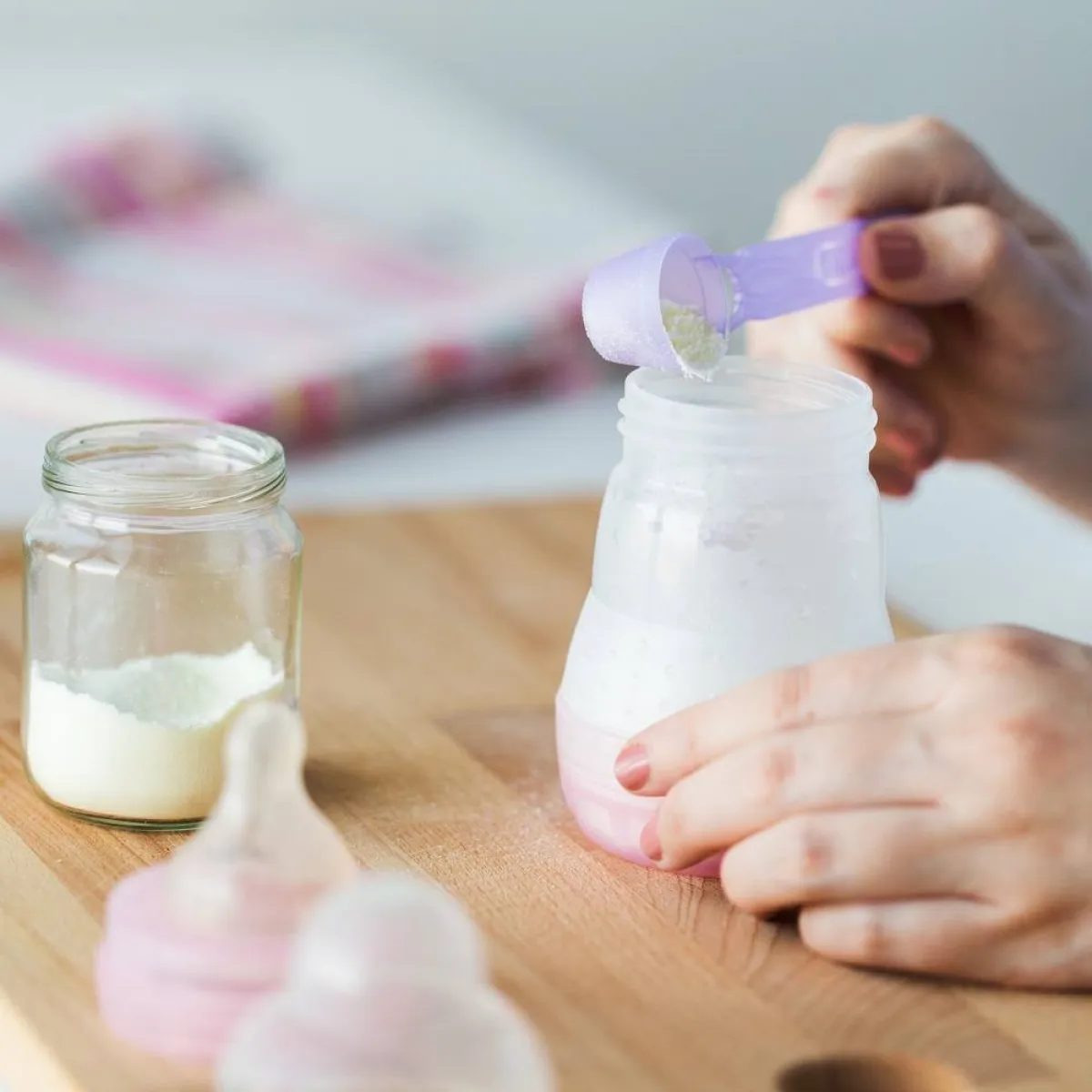 صورة للرضاعة الصناعية