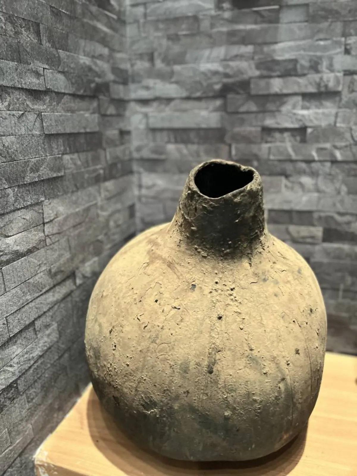 دبة تخزين البن قديماً  - تصوير يارا طاهر