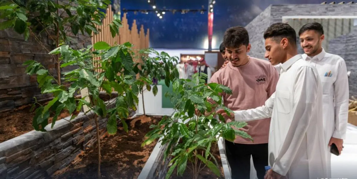 زوار البيت الأخضر - الصورة من حساب الفعاليات الثقافية على تويتر