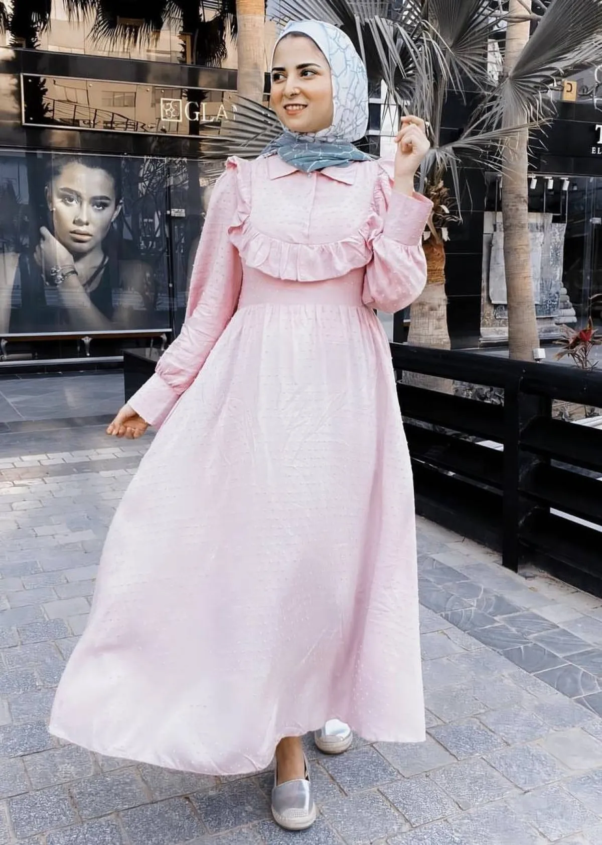 جهاد البنا بفستان كاجوال صباحي