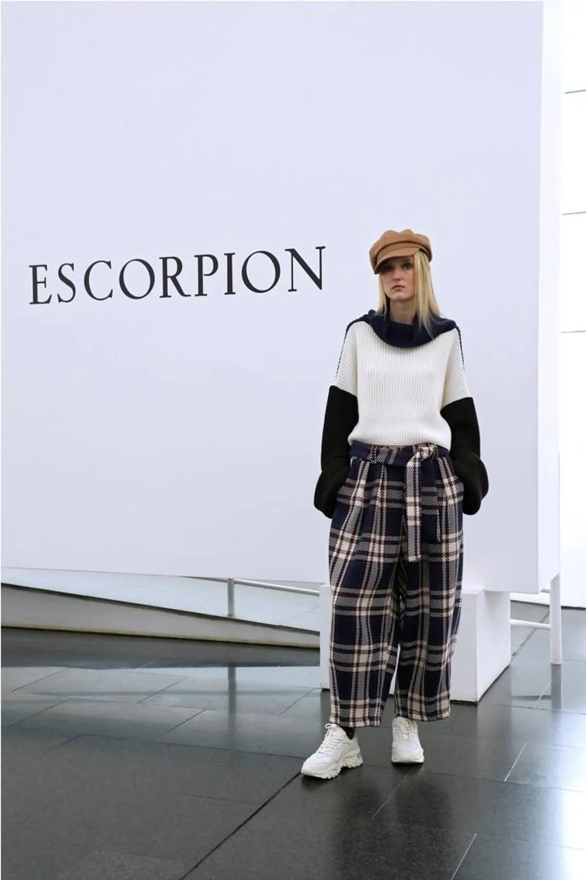 موديلات بناطيل كلاسيكية واسعة من اسكوربيون  Escorpion