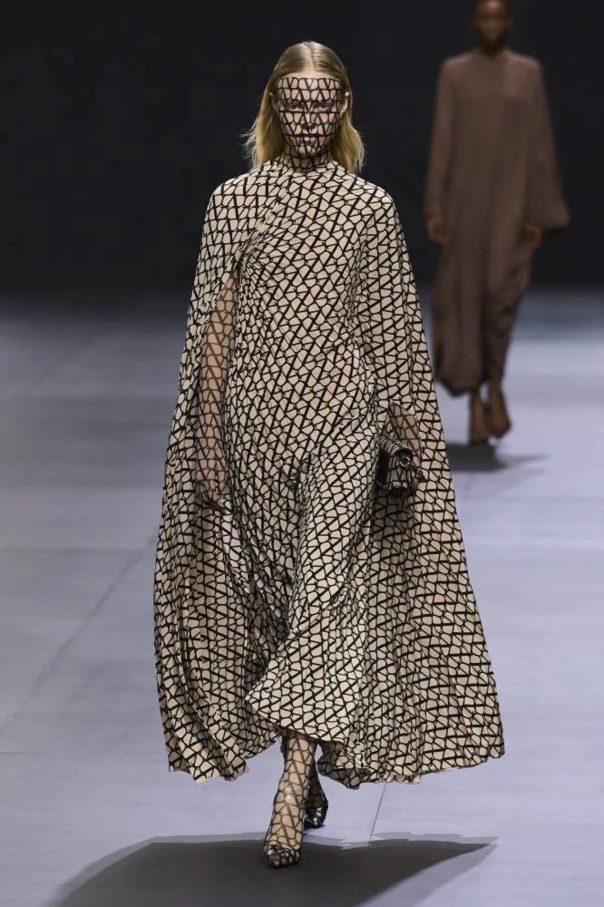 أسبوع باريس في يومه السابع