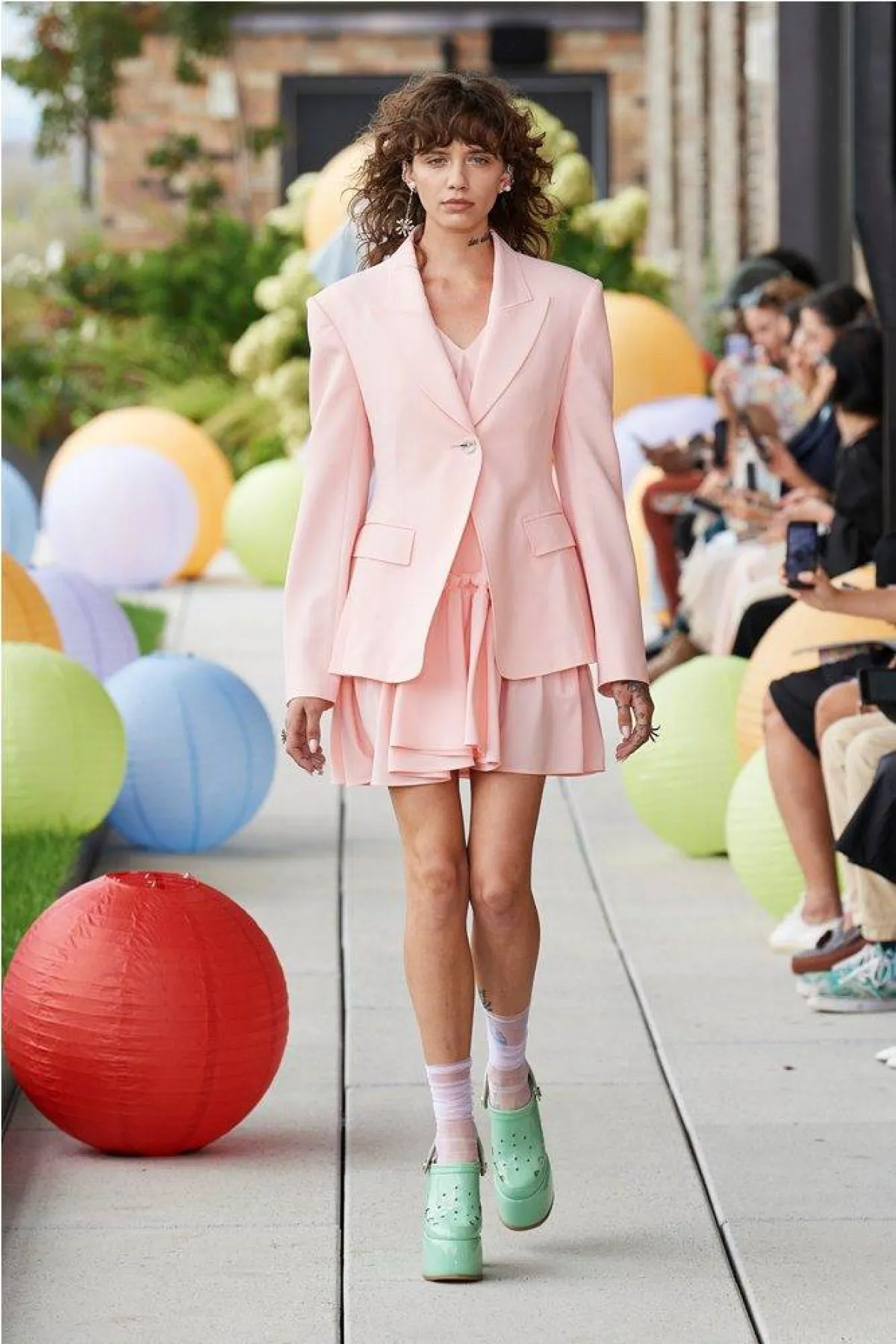 أجمل موديلات تنانير باللون الزهري 2022 من أديام Adeam