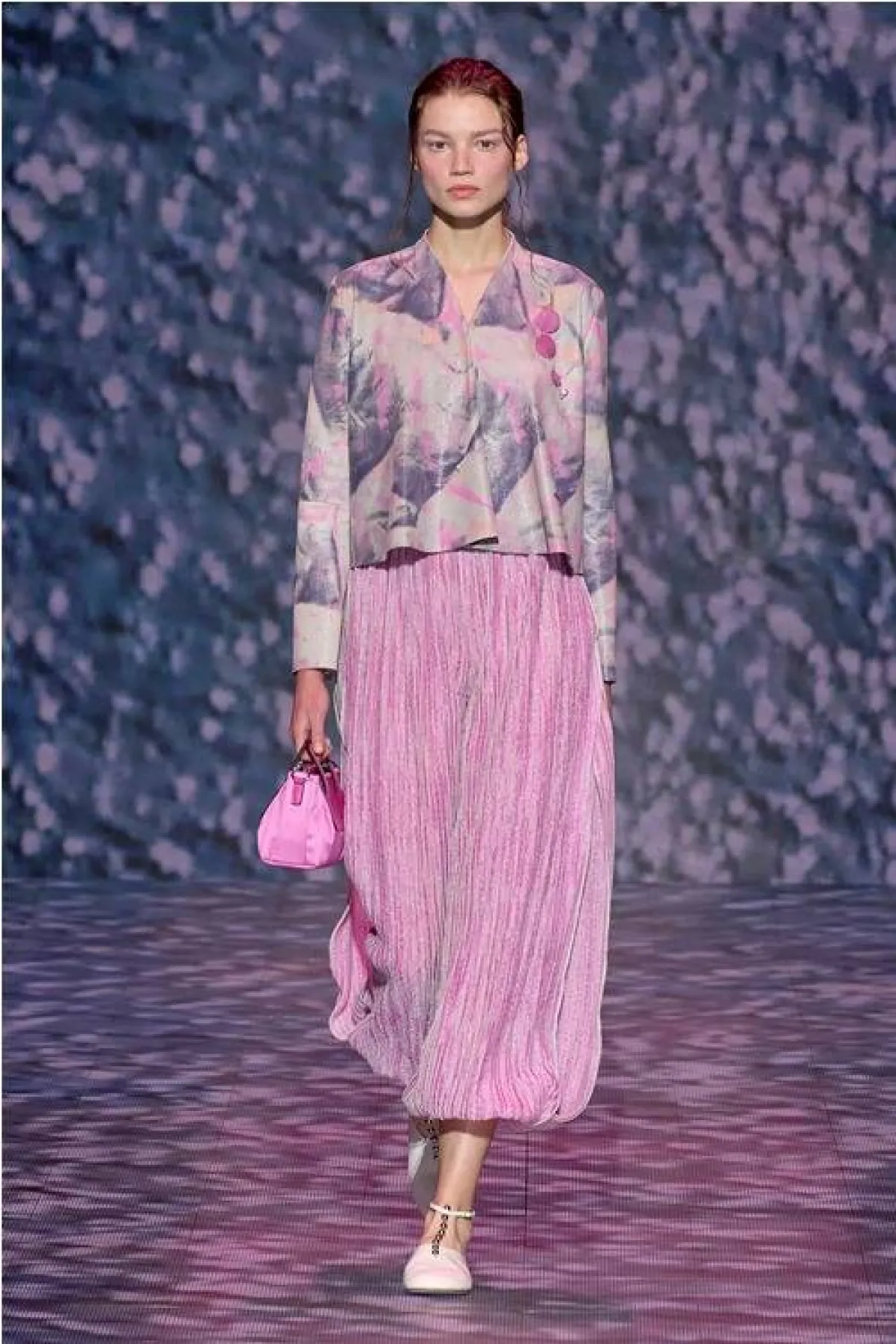 تنورة باللون الزهري 2022 من إمبوريو أرماني Emporio Armani