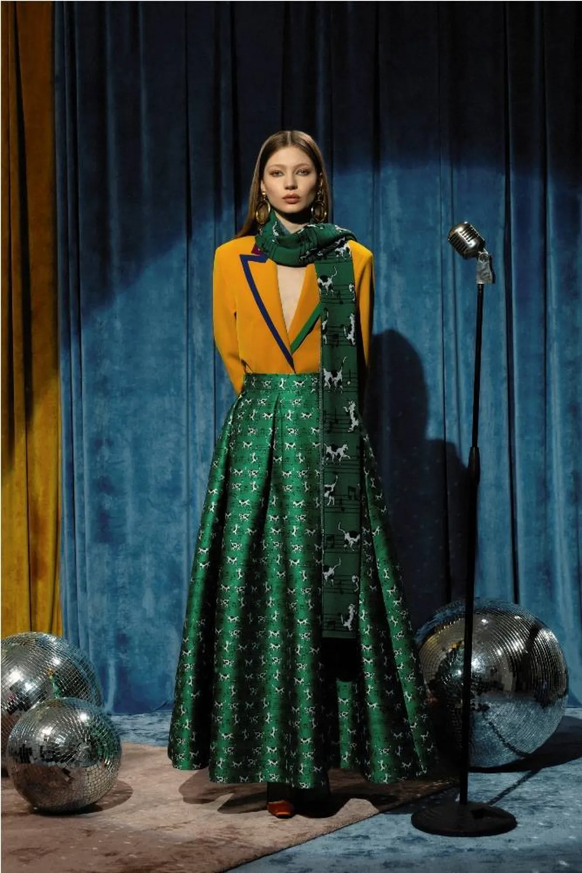 تنسيق اللَّون الأخضر مع الأصفر من أليساندرو إنريكيز «Alessandro Enriquez»