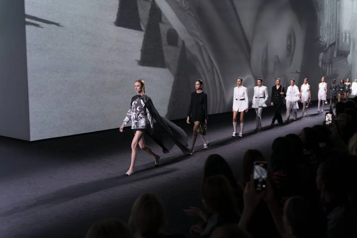 أسبوع باريس يختتم عروضه