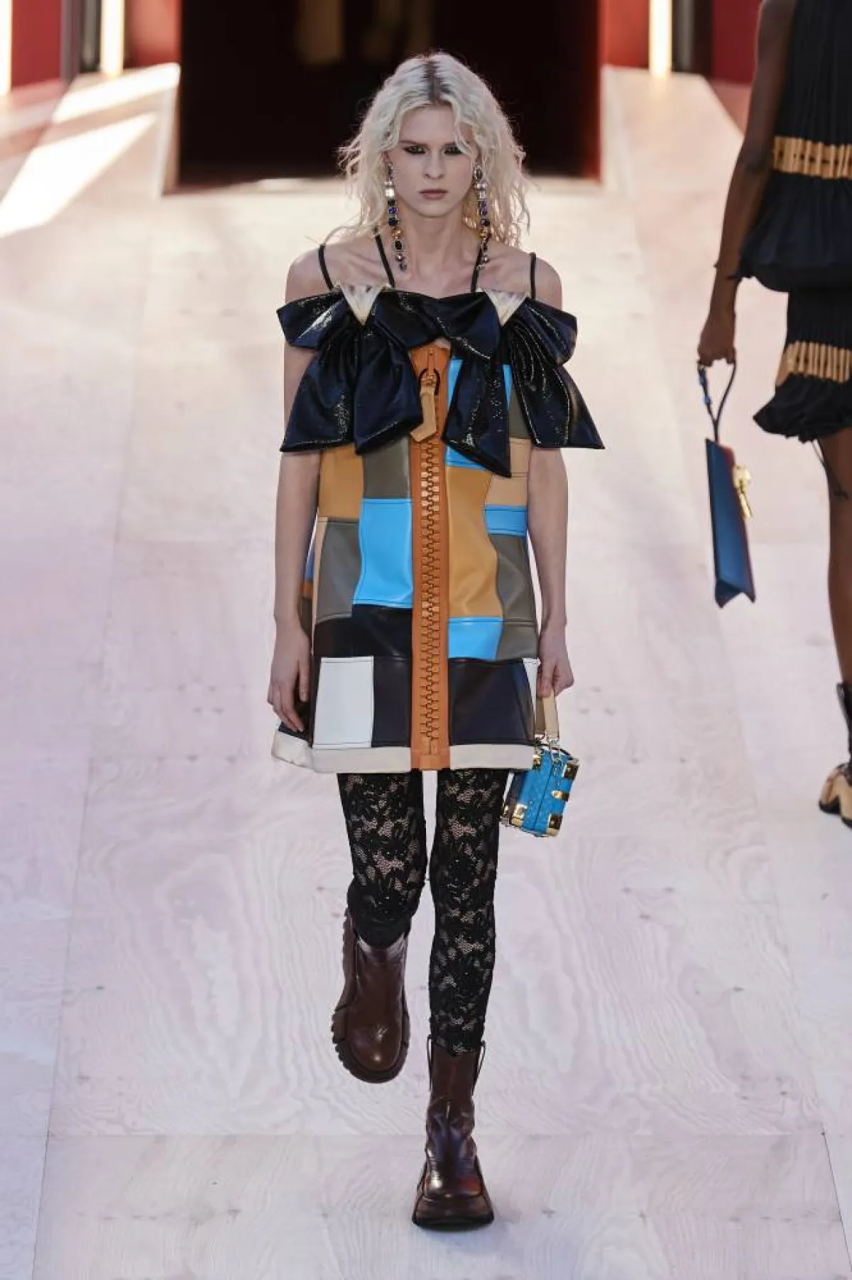 أسبوع باريس يختتم عروضه