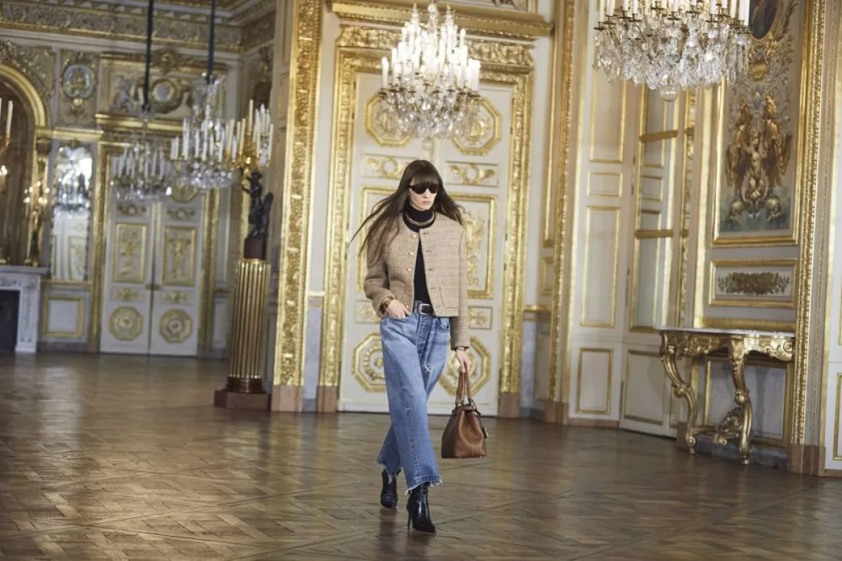 تنسيق السترات الرسمية القصيرة