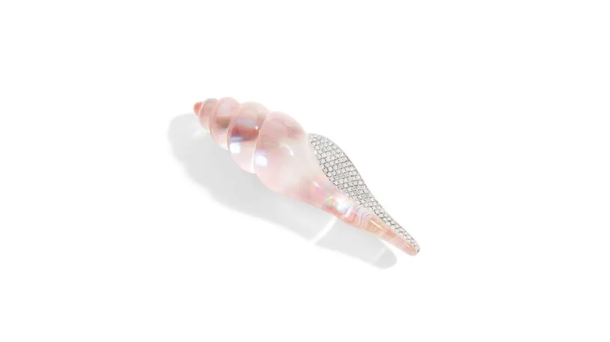 بروش The Conchiglia من فرنييه Vhernier