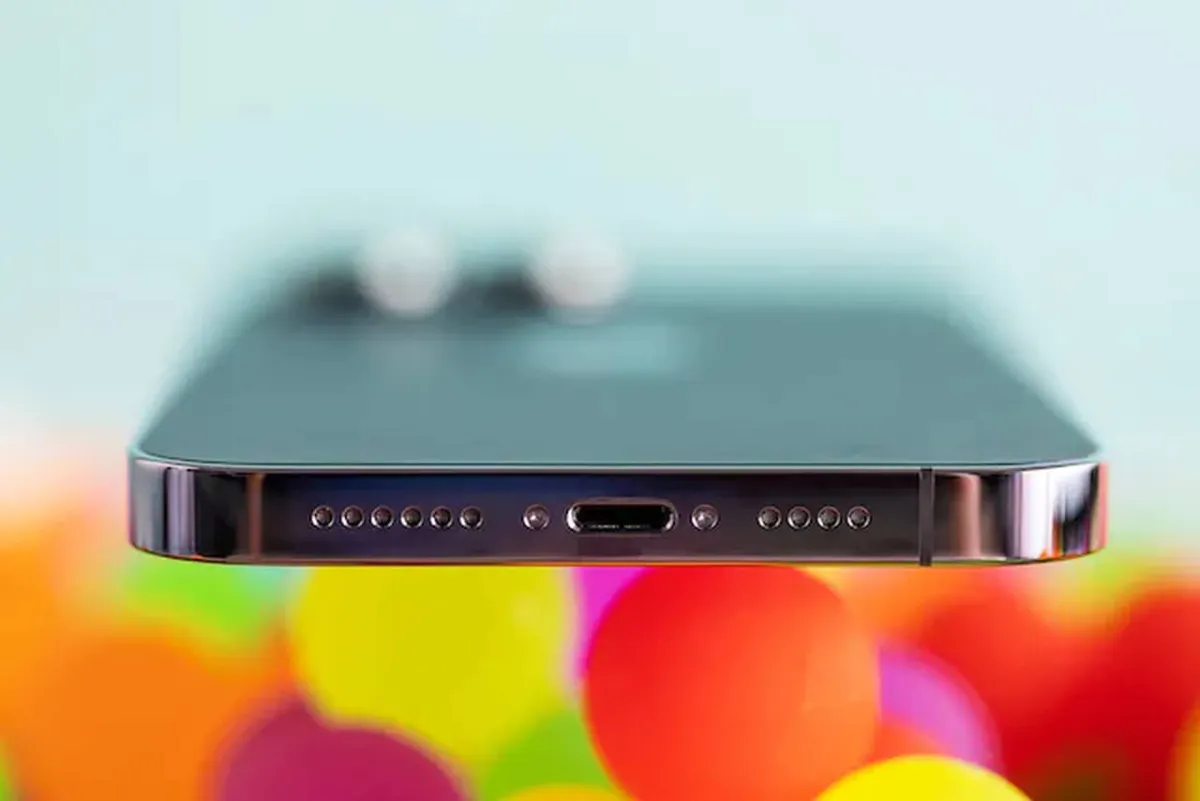 متى يضطر iPhone إلى استخدام USB-C؟ 