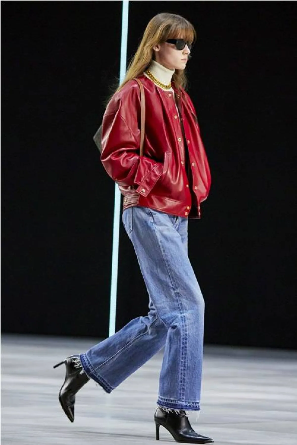 تنسيق البليزر الجلد من سيلين Celine