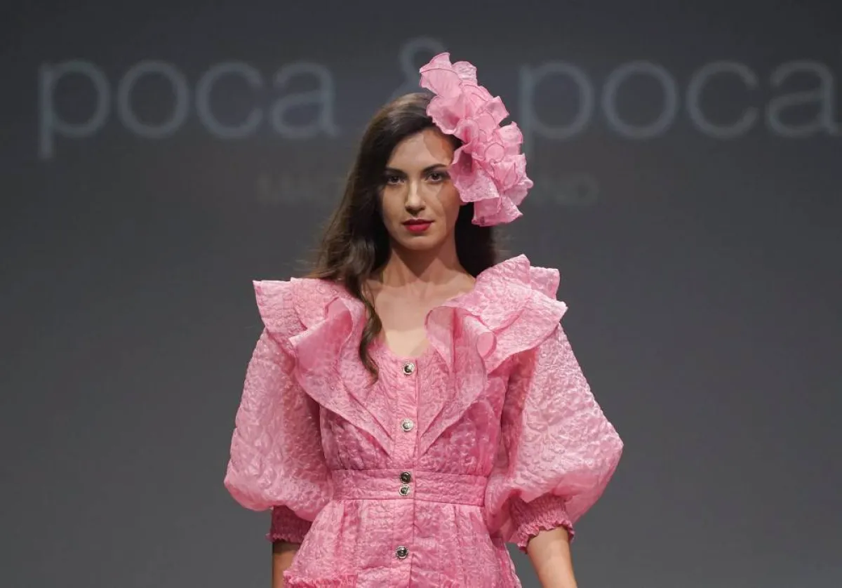 إكسسوارات باللون الزهري لشهر أكتوبر