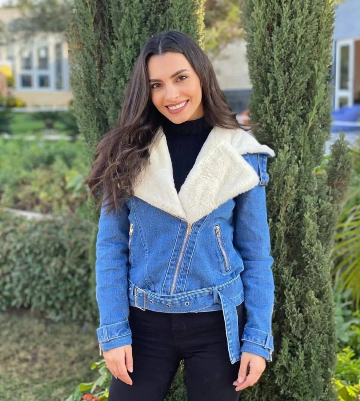 كارمن سليمان بإطلالة خريفية كاجوال 