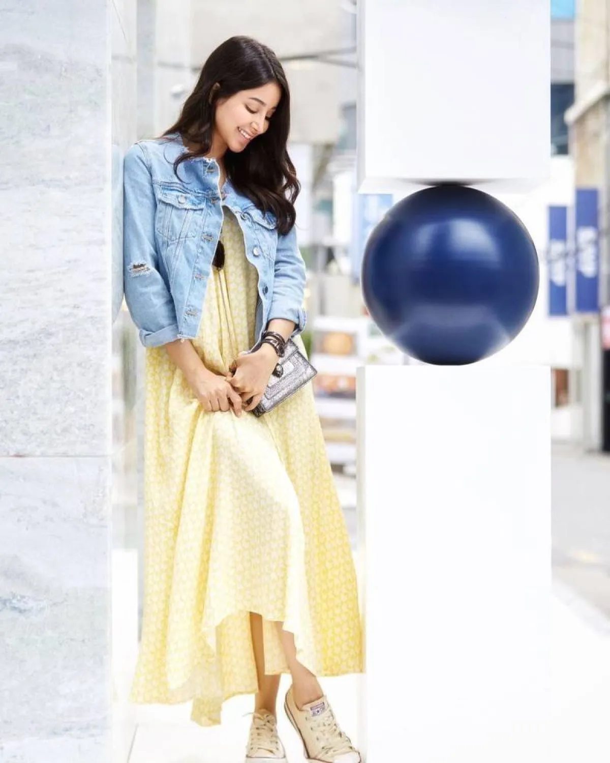 أسيل عمران بجاكيت جينز شبابي 