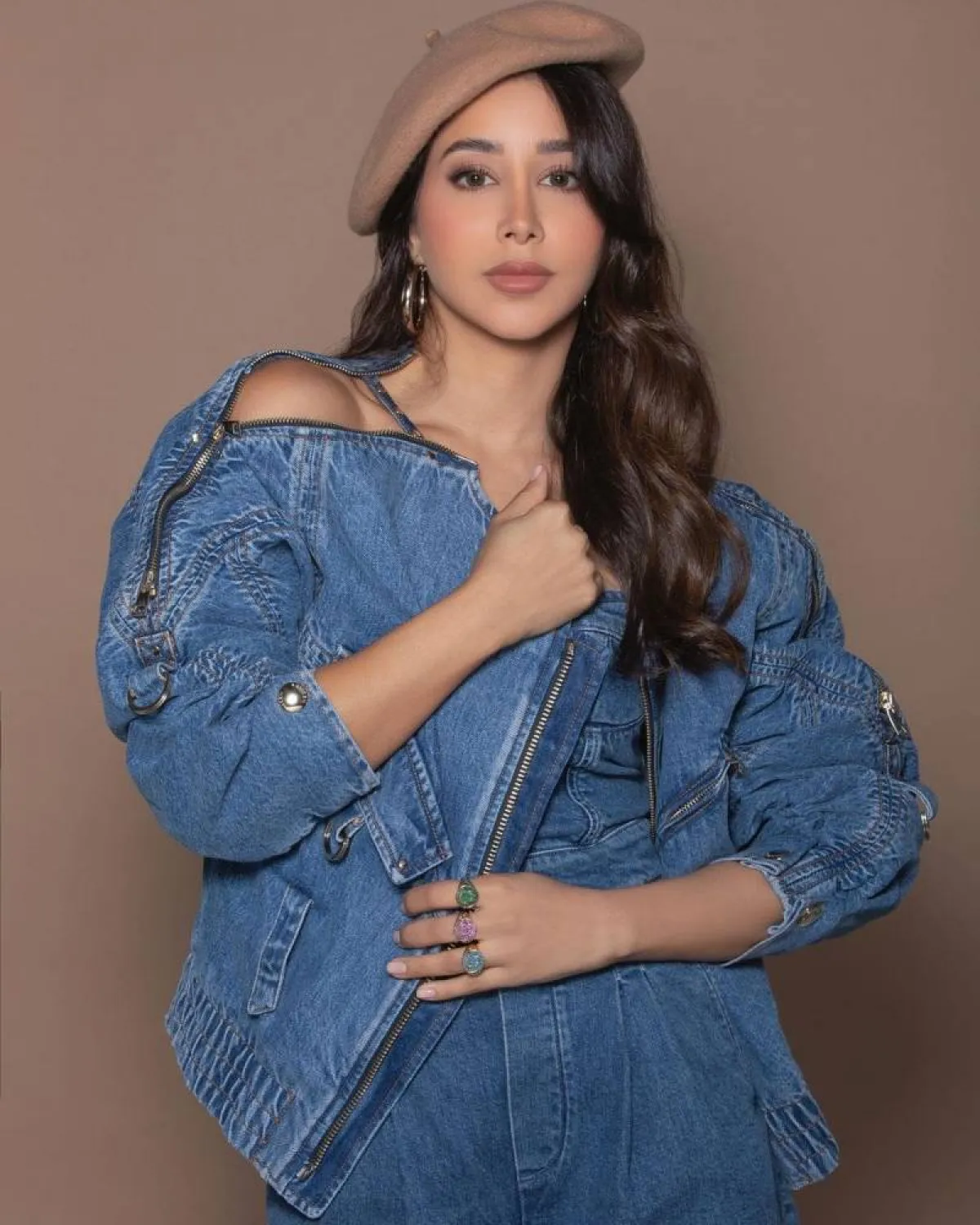 أسيل عمران بجمبسوت جينز