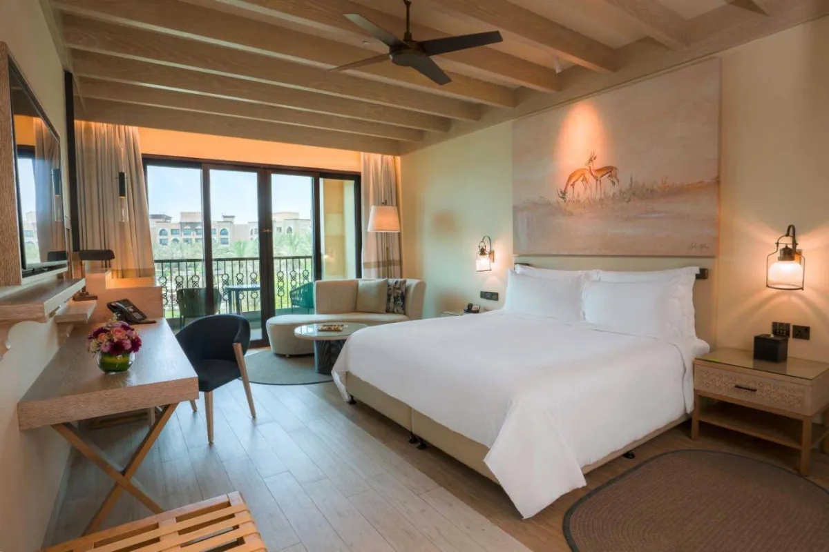 منتجع وفيلات سعديات روتانا