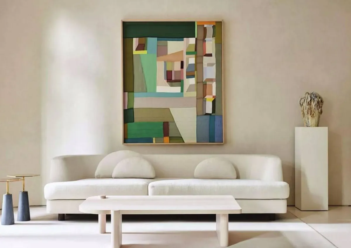 الألوان الفاتحة مفضّلة لجدران المساحات الداخلية الضيّقة 