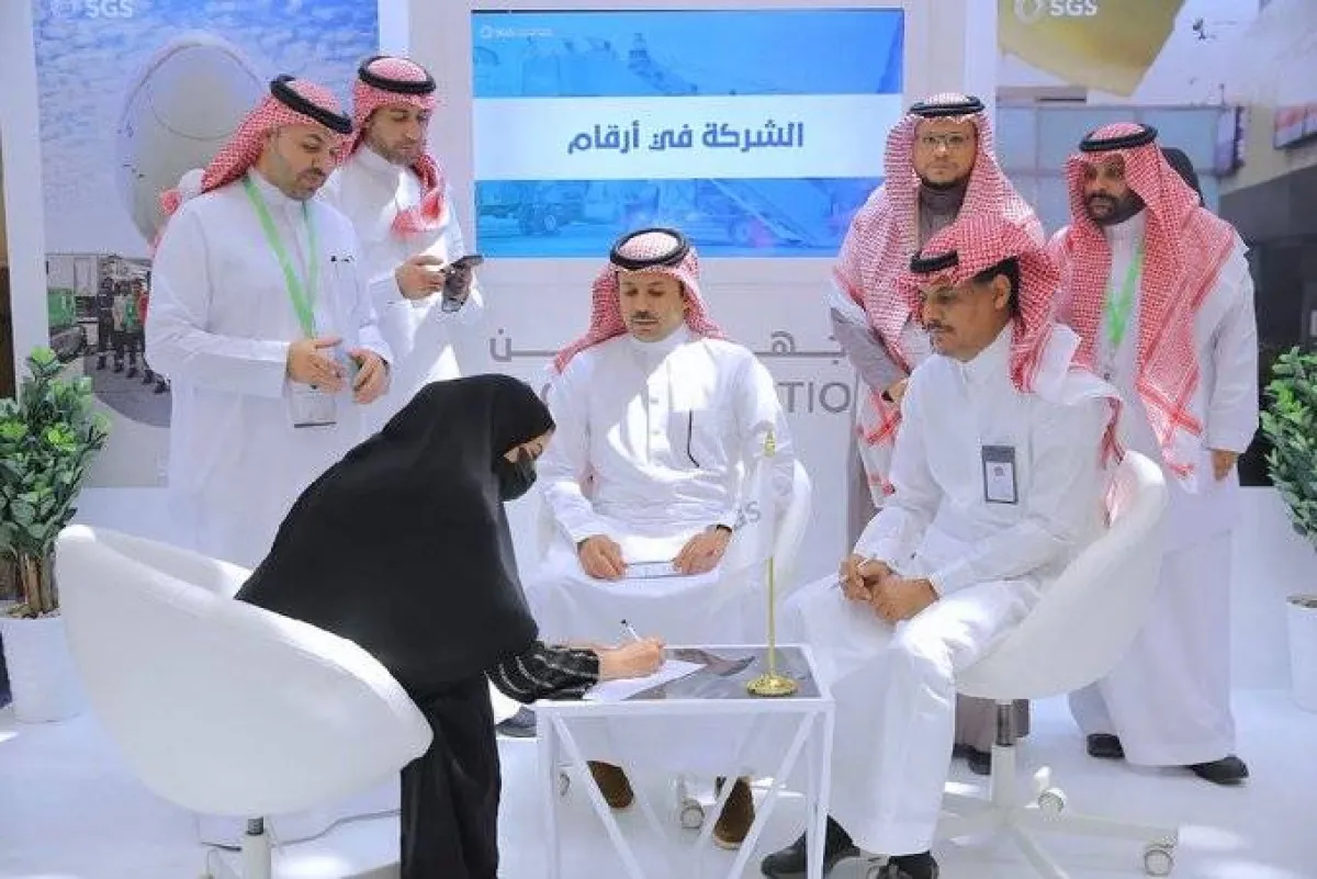 عدد من المتقدمات الباحثات عن عمل