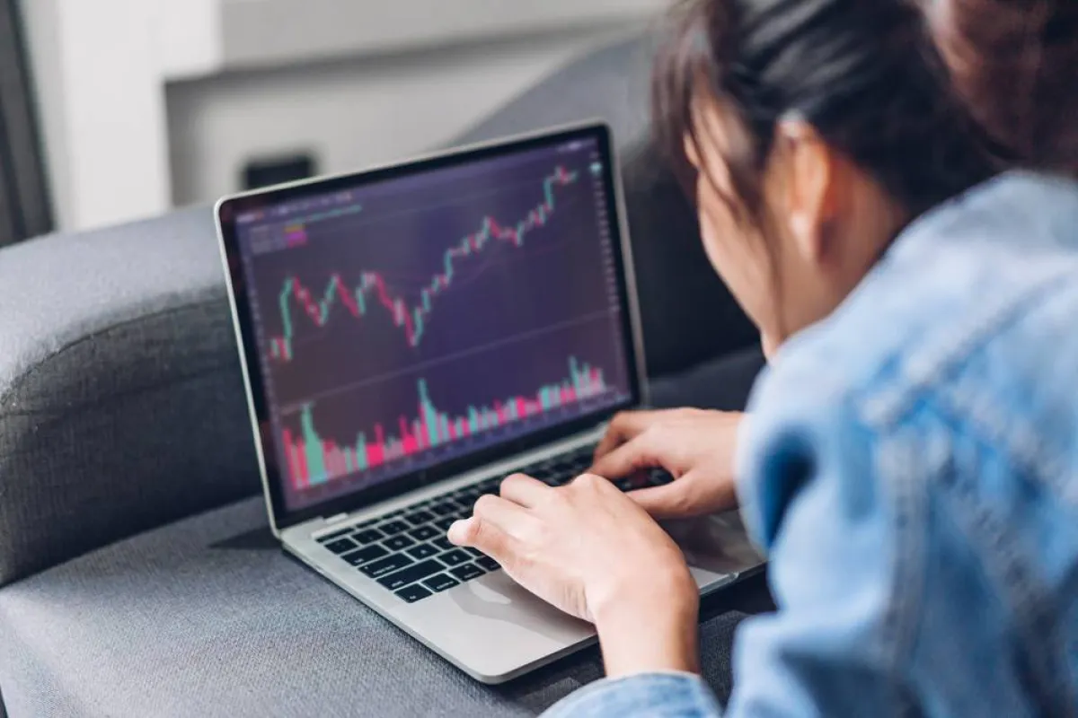 الاستثمار عبر الإنترنت