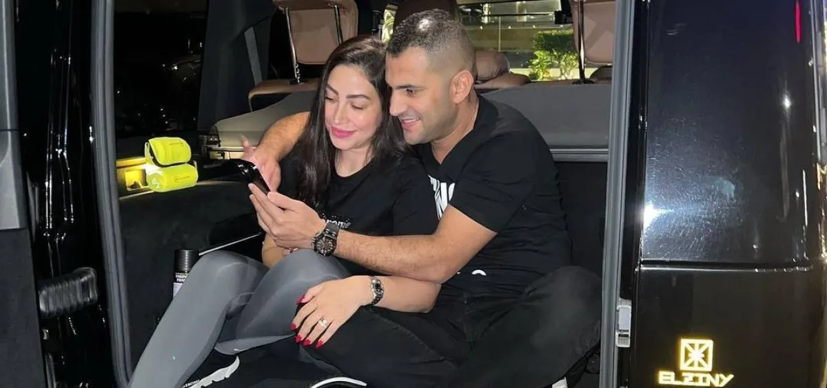 بوسي وزوجها هشام ربيع - صورة من حسابها على انستغرام