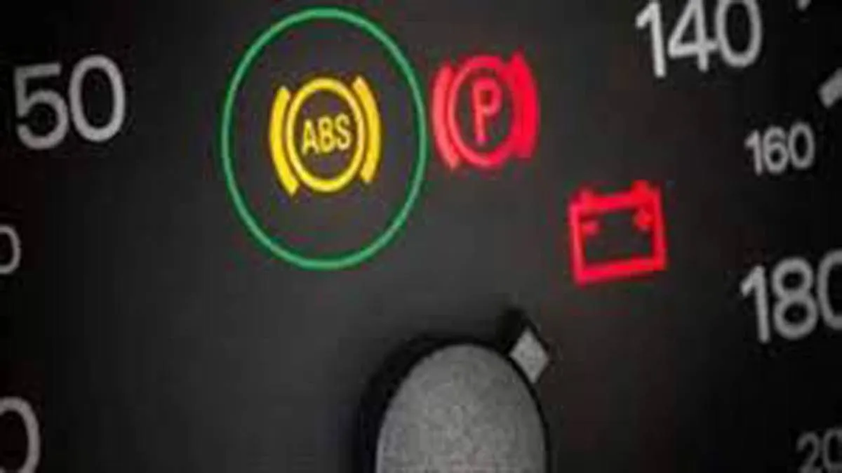 أسباب إضاءة مصباح الـABS