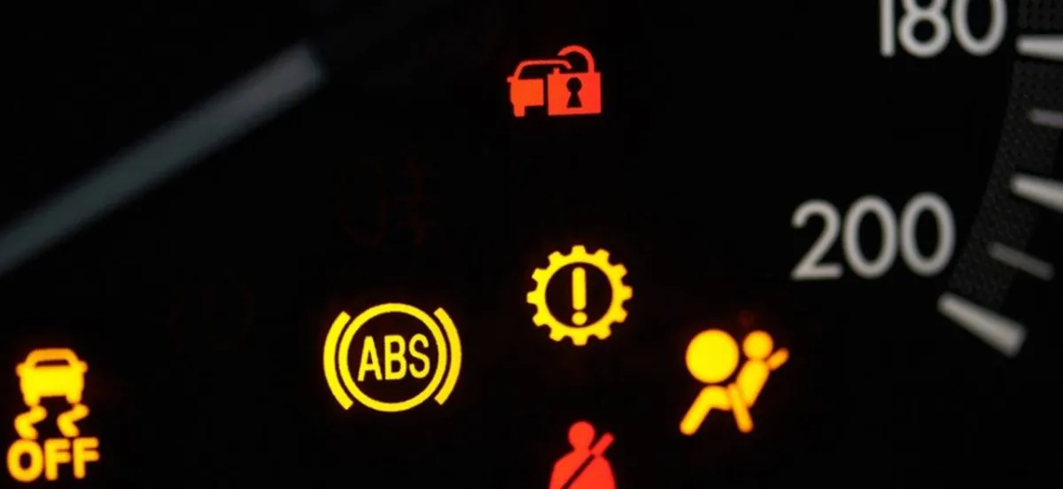 أسباب إضاءة مصباح الـABS