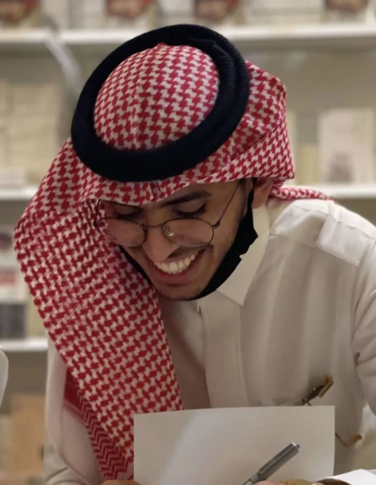 الكاتب ابراهيم محمد