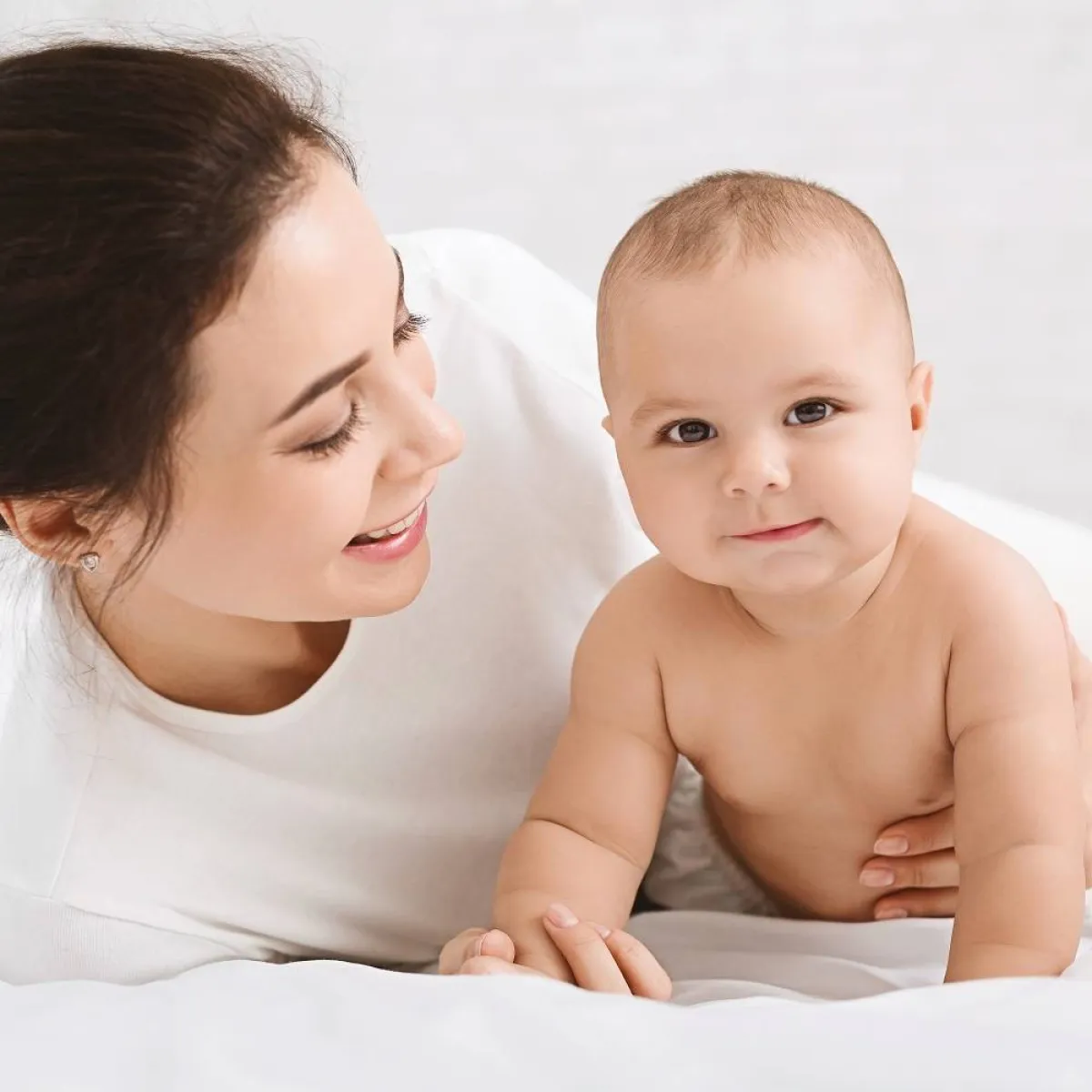 صورة لأم ورضيعها