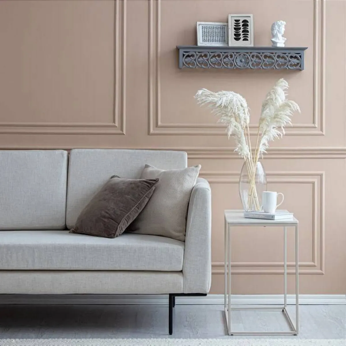 لديكور متألّق، تصحّ العناية بتصميم الرفّ، كما بالجدار الذي يحمله 