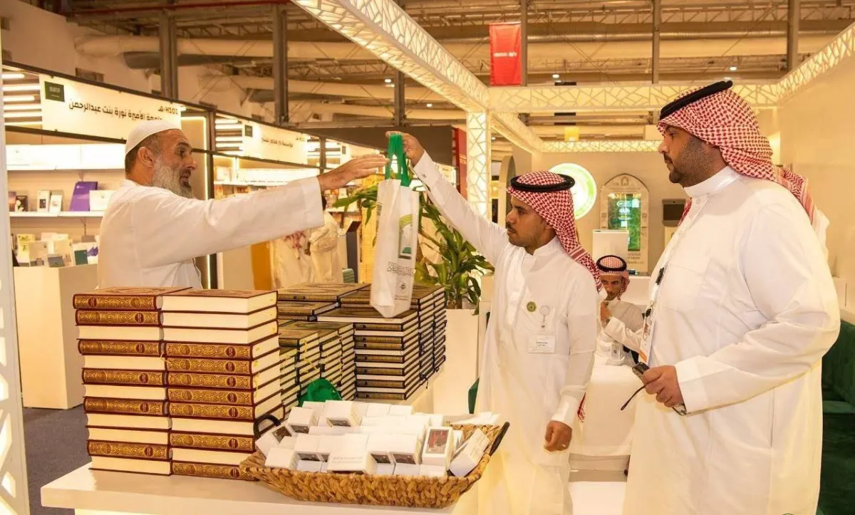 أكثر من 100 ألف زائر لجناح وزارة الشؤون الإسلامية بمعرض الرياض الدولي للكتاب