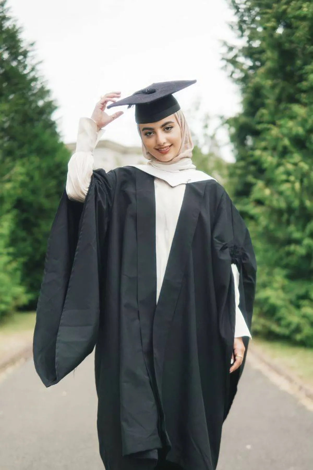 تظهر الصورة شخصية في العقيل