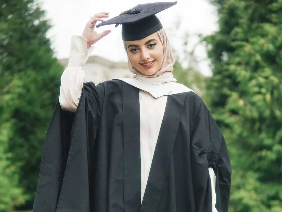 تظهر الصورة شخصية في العقيل