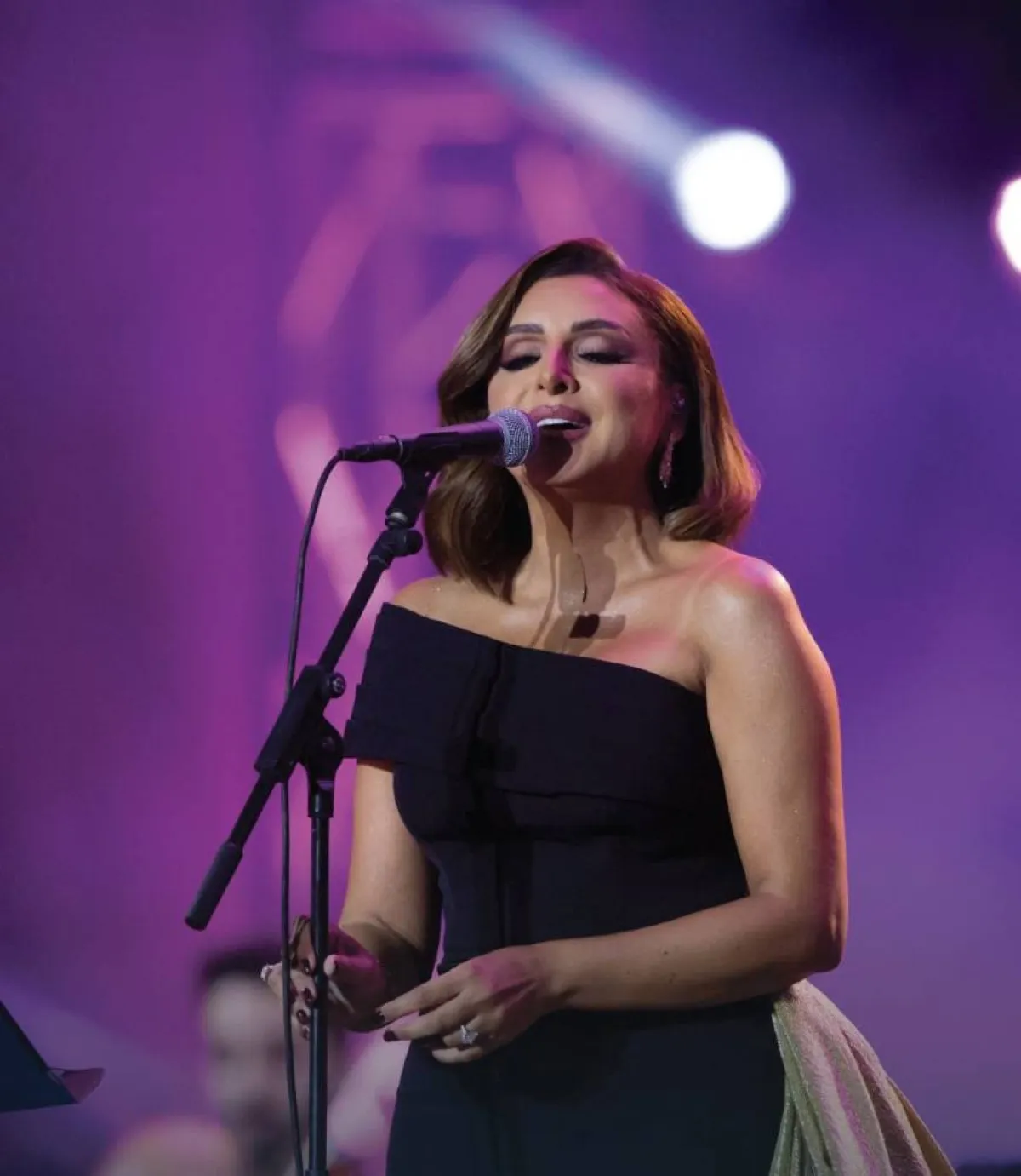 الفنانة انغام