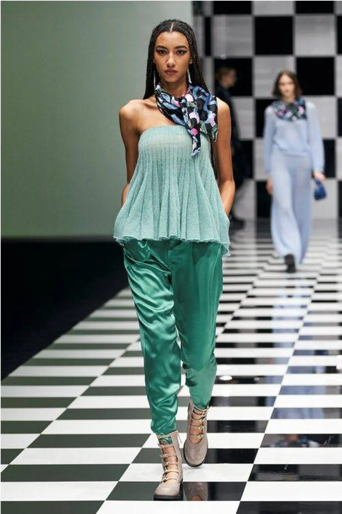 وشاح مطبّع من إمبوريو أرماني Empotio Armani