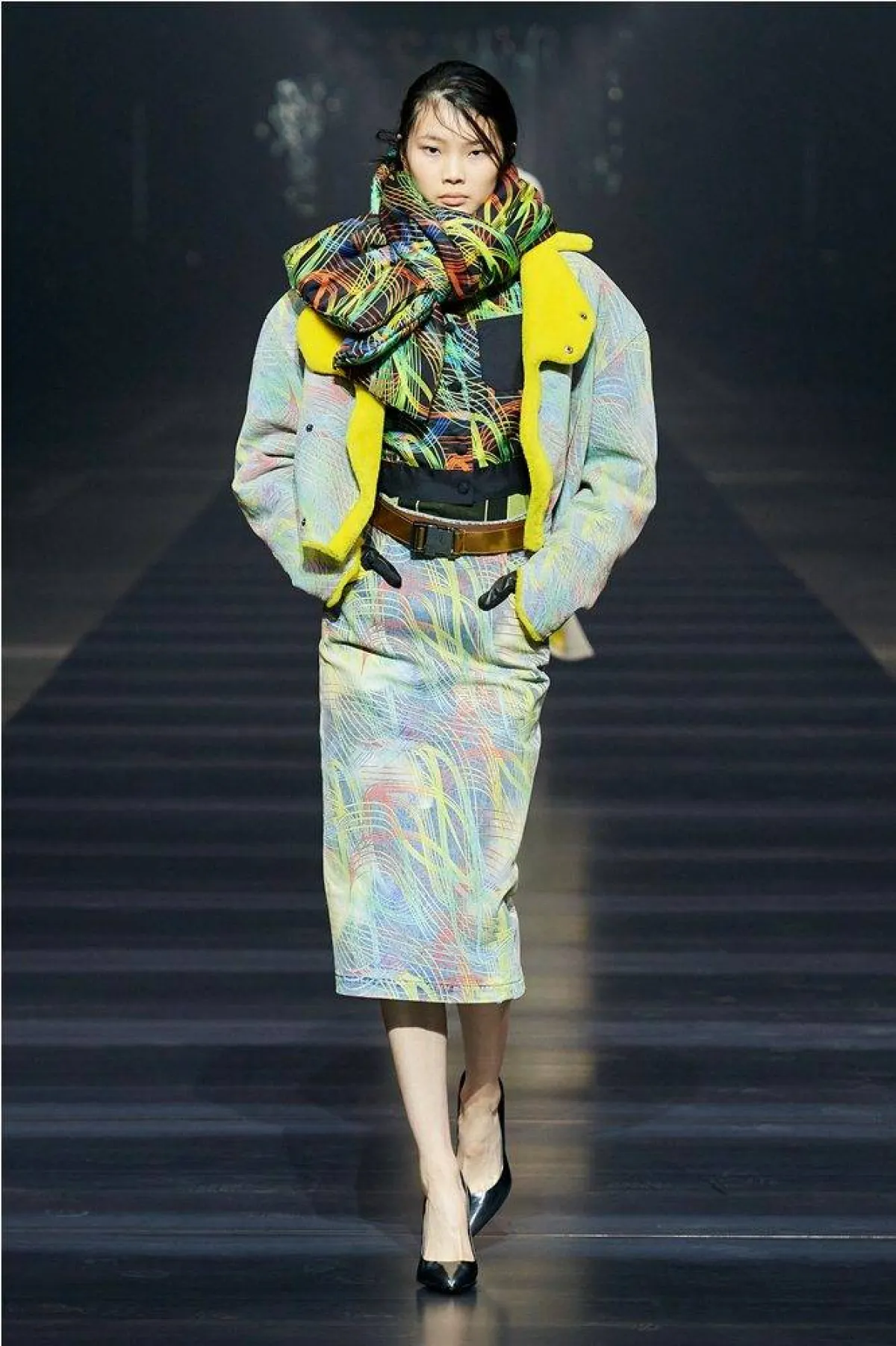 أوشحة مطبّعة من مجموعات خريف وشتاء 2022 من فيراري Ferrari