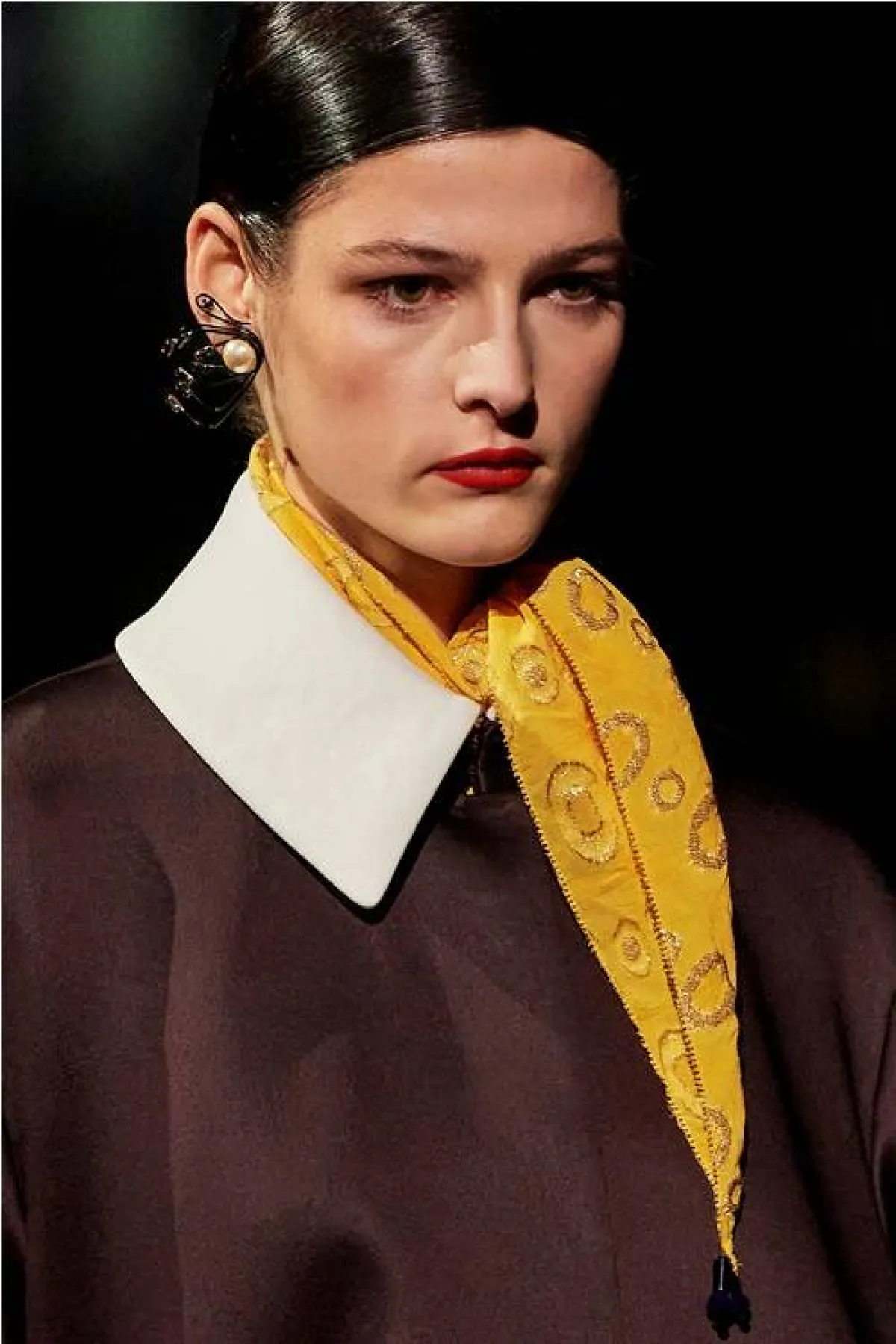 وشاح مطبّع من توري بورش Tory Burch