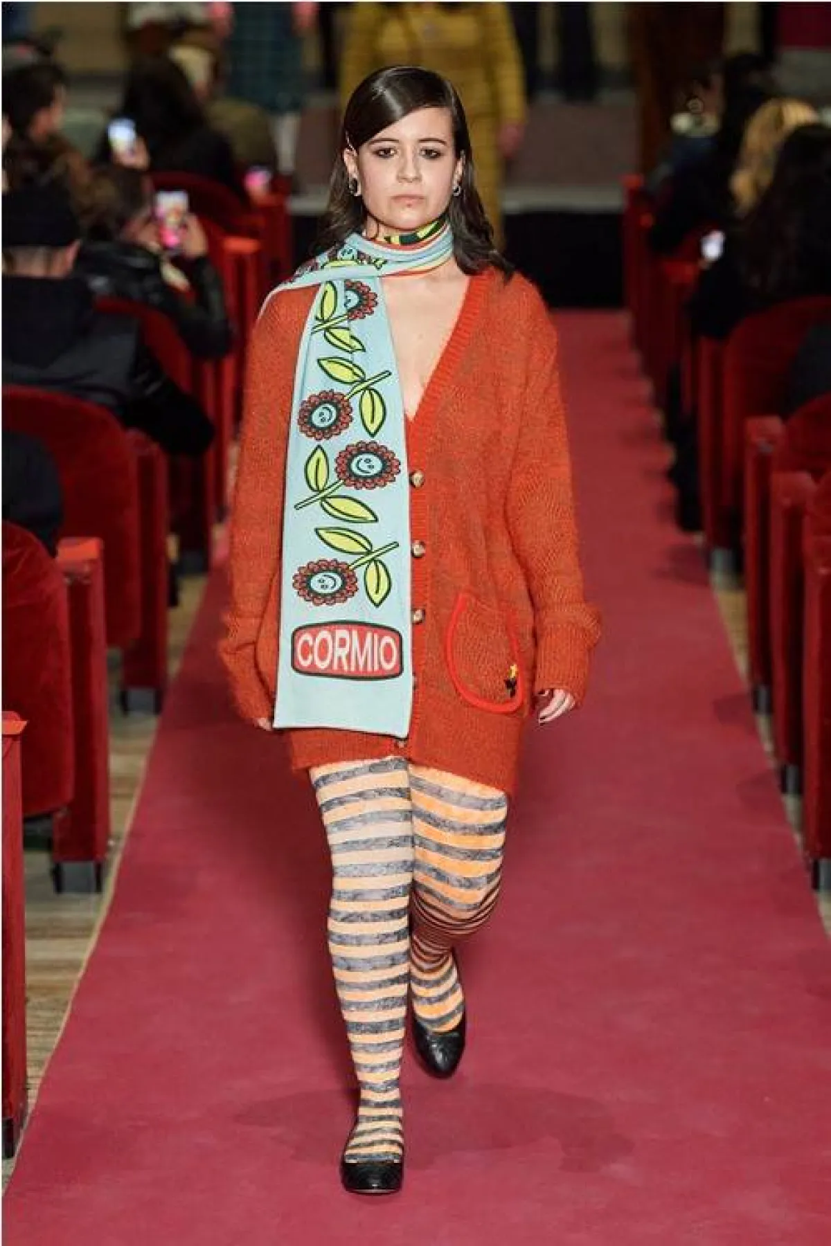  وشاح مطبّع من كورميو Cormio 