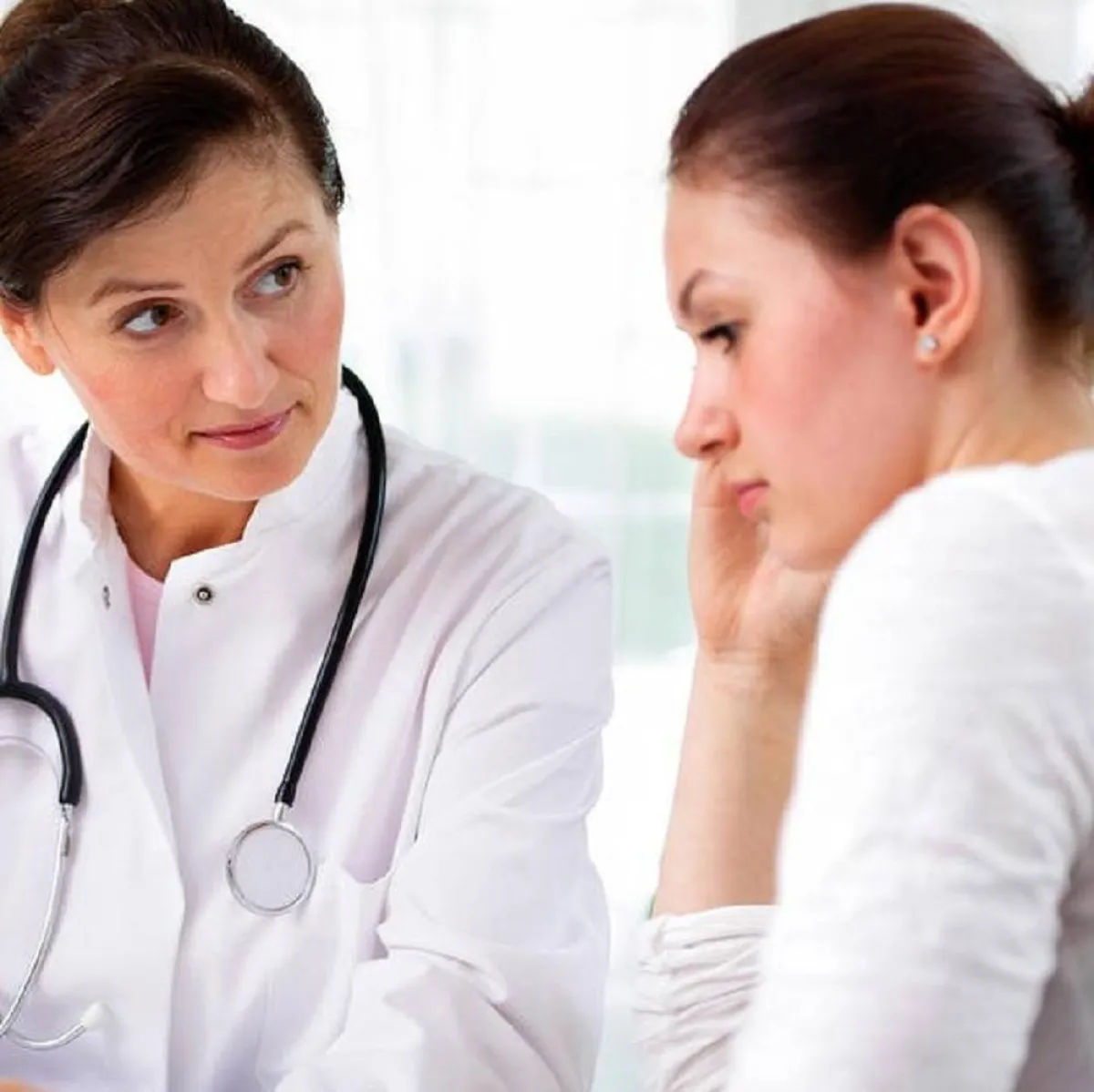 صورة لطبيبة ومريضة