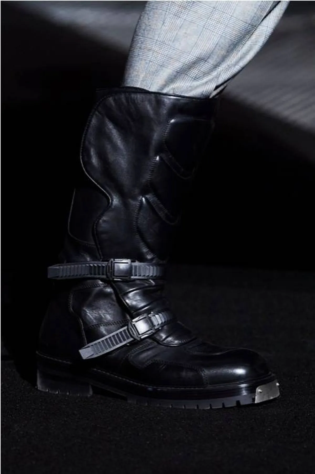 حذاء جلدي باللون الأسود من بوس «Boss»