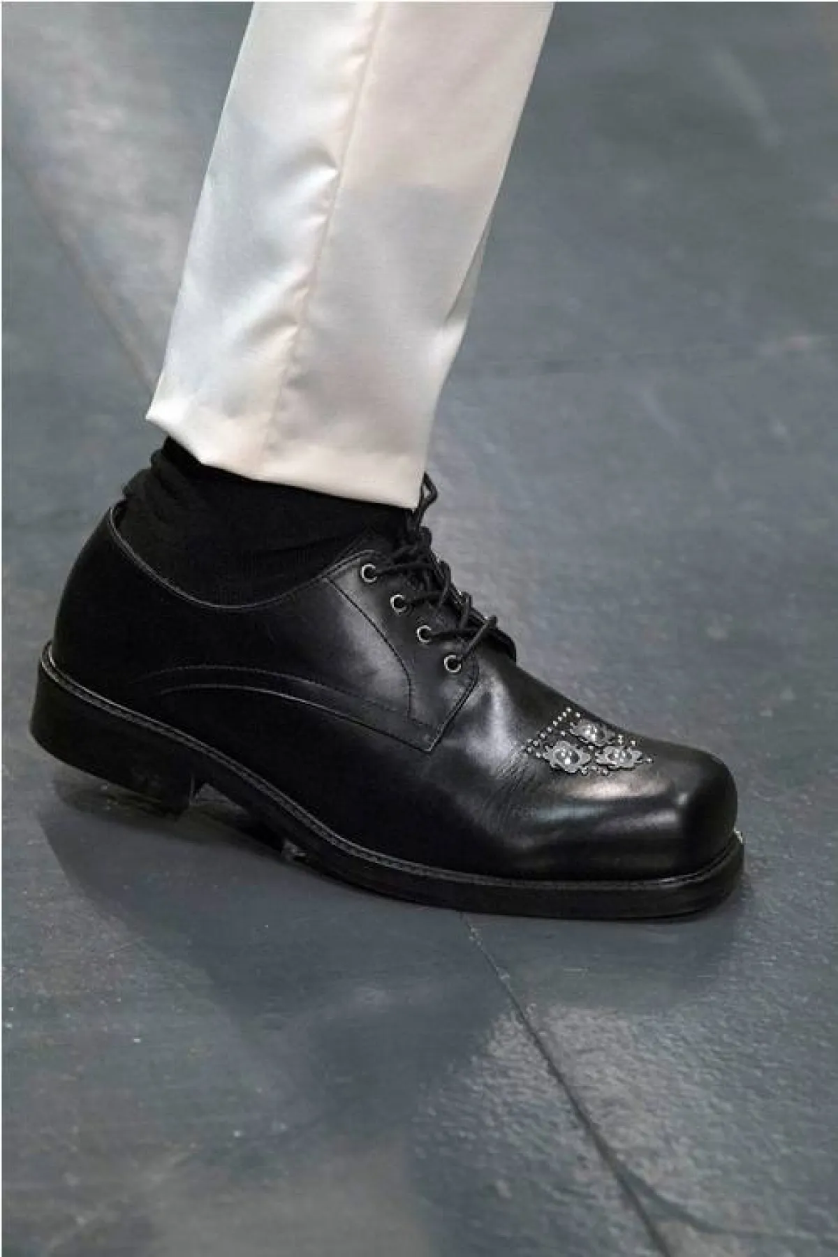 حذاء جلدي باللون الأسود من ستيفان كوك «Stefan Coke»