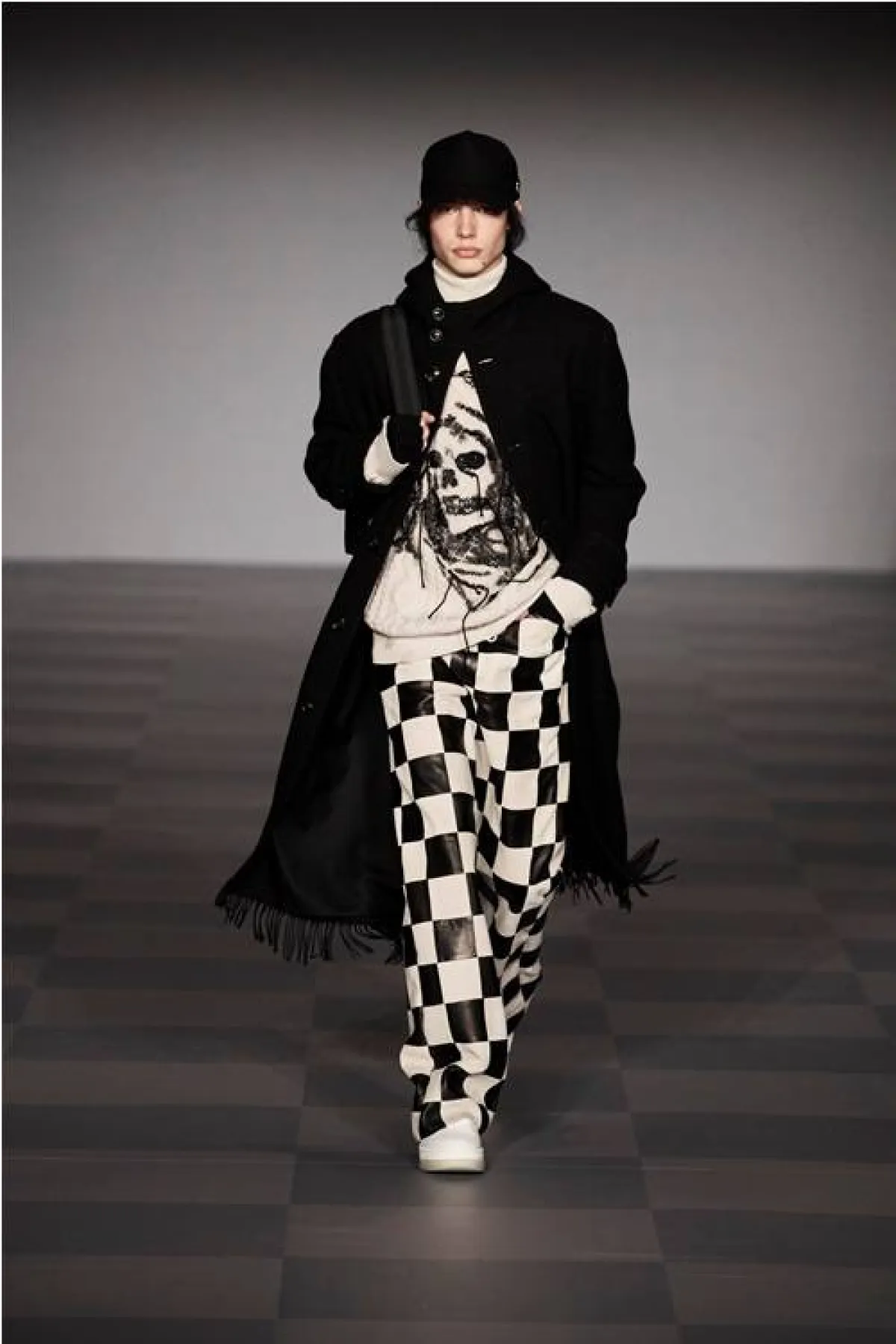 أزياء مزيَّنة بالمربَّعات من أميري «Amiri»