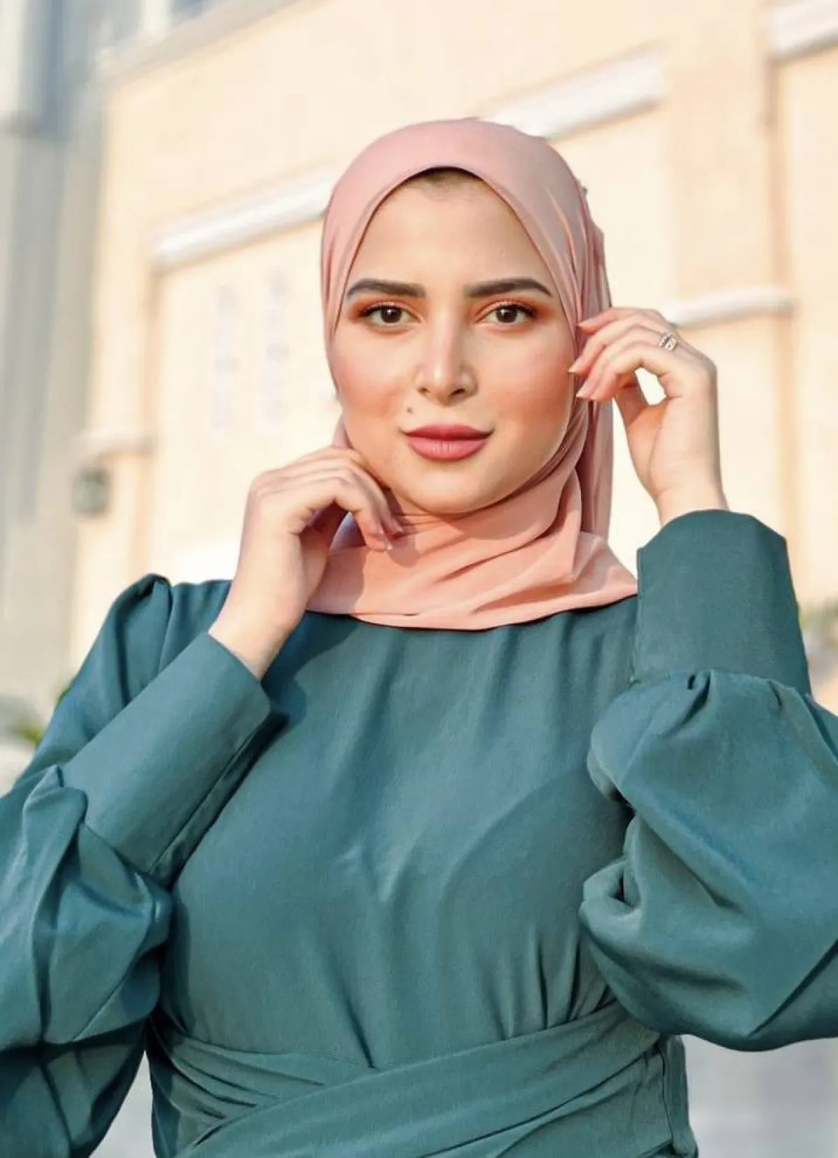 جهاد البنا بحجاب وردي