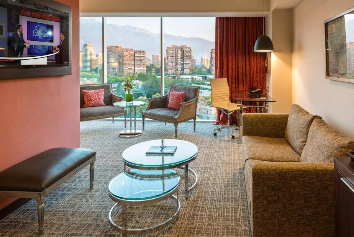 إطلالات جذابة من غرف فندق رينيسانس  سانتياغو