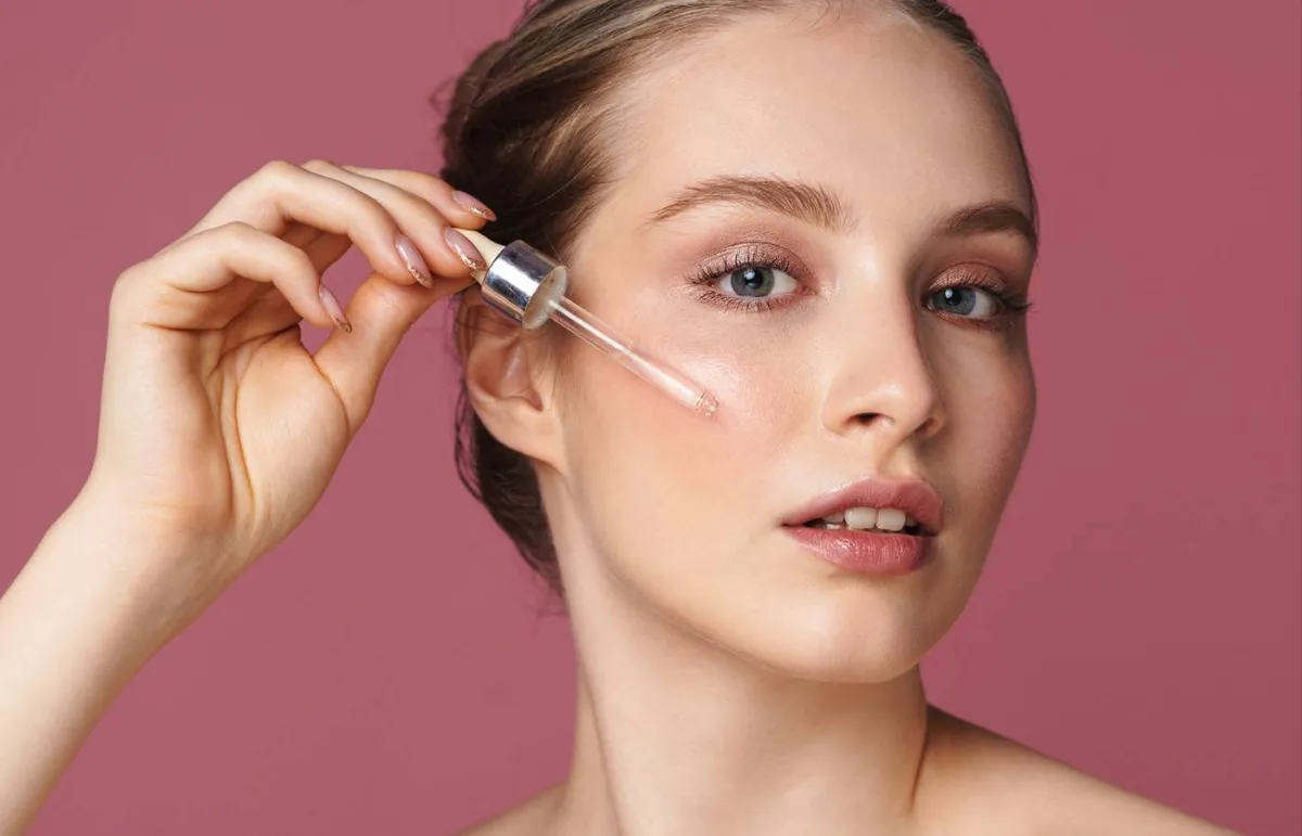 أمصال البشرة ودورها في روتين العناية All About Serums