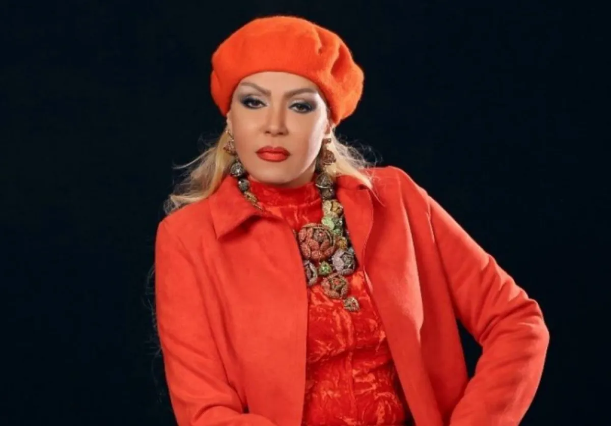 لوسي - الصورة من حساب المسرح القومي على الفيس بوك