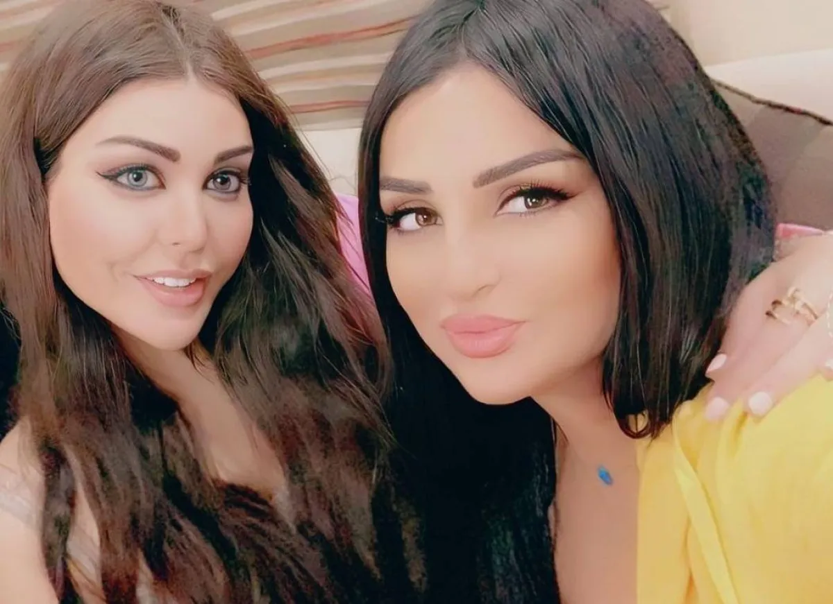 سارة الهاني برفقة شقيقتها الراحلة لينا الهاني - صورة من صفحتها الرسمية على انستغرام 