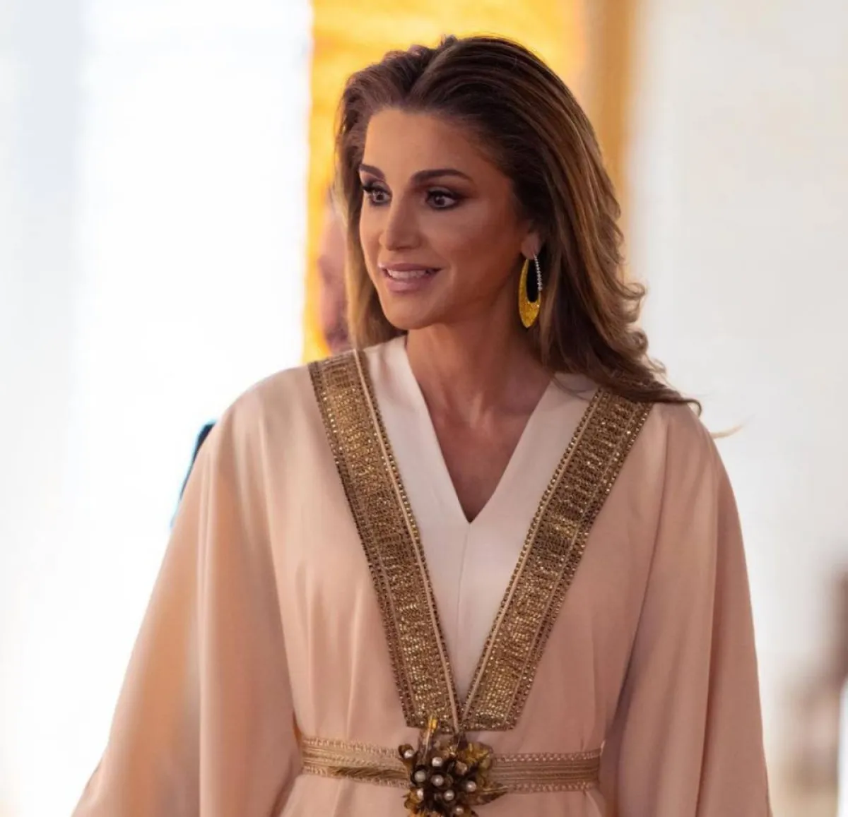 تسريحات منسدلة من الملكة رانيا